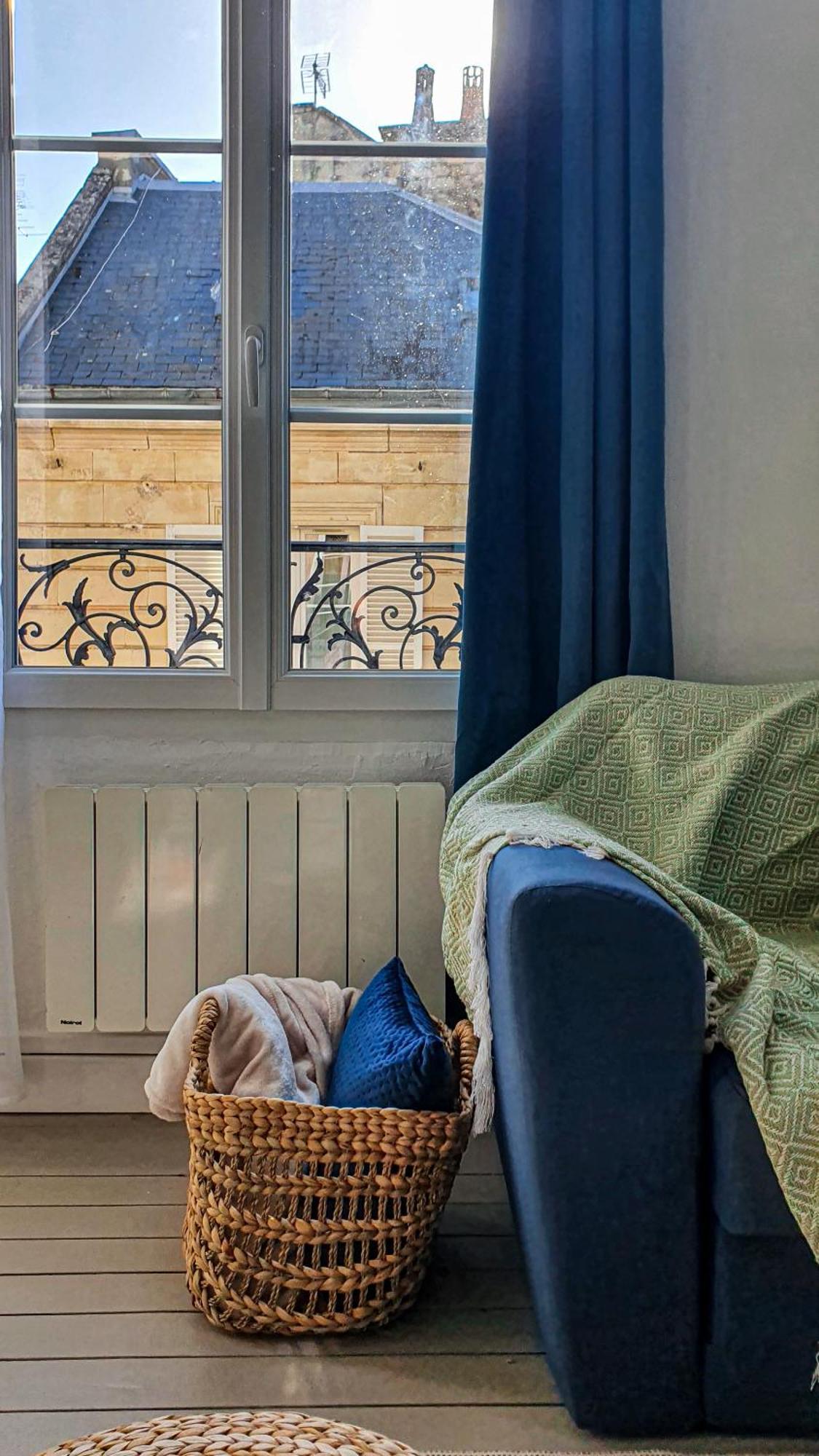 Charming Studio With View Of The Abbaye-Aux-Hommes Caen Ruang foto